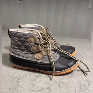 Never worn rain booties.